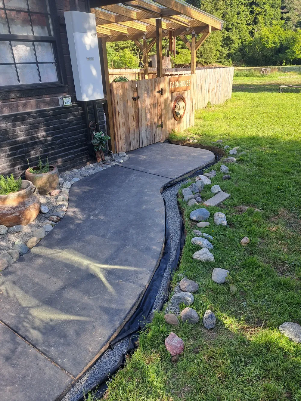 Walkway Rock Border image